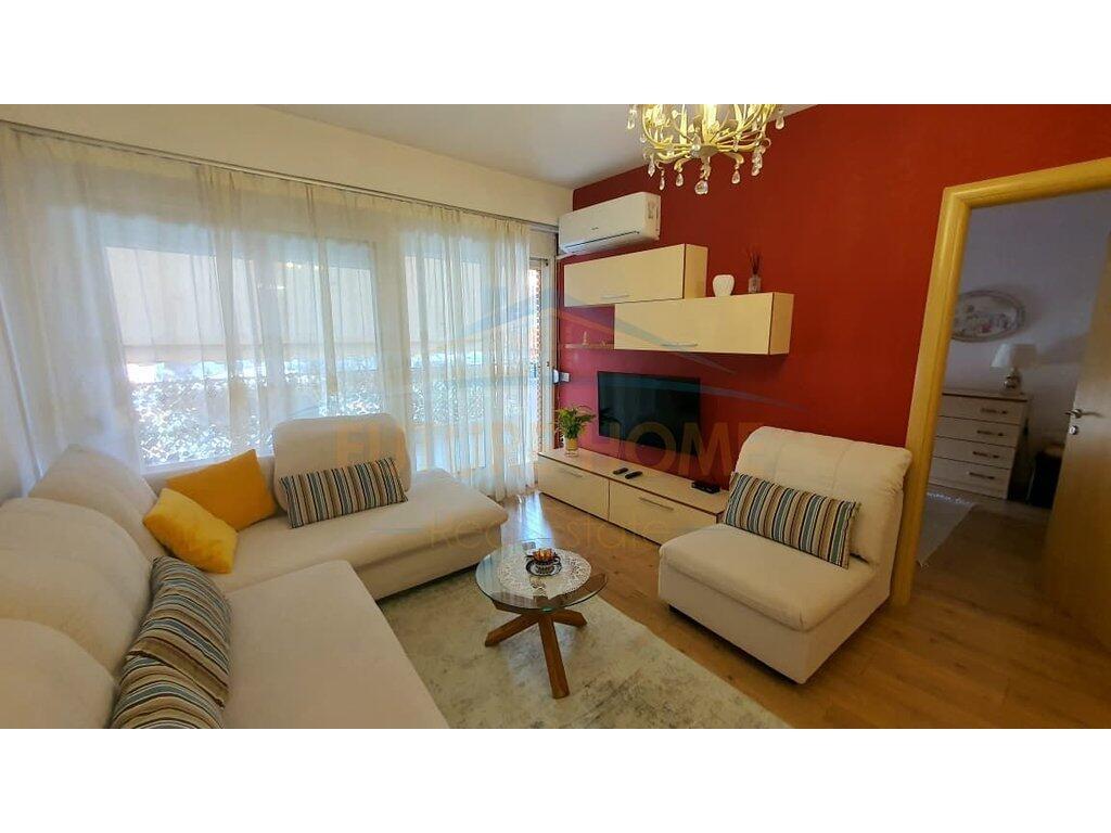 Qira, Apartament 1+1, Kompleksi Delijorgji, Tiranë. 700 €