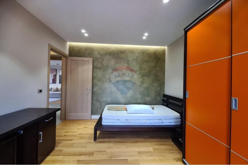 2+1+2 apartment for rent near the Artistic High School!