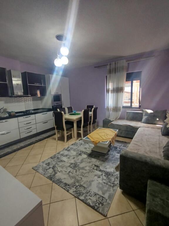 Apartament 1+1 te Markata Durres
