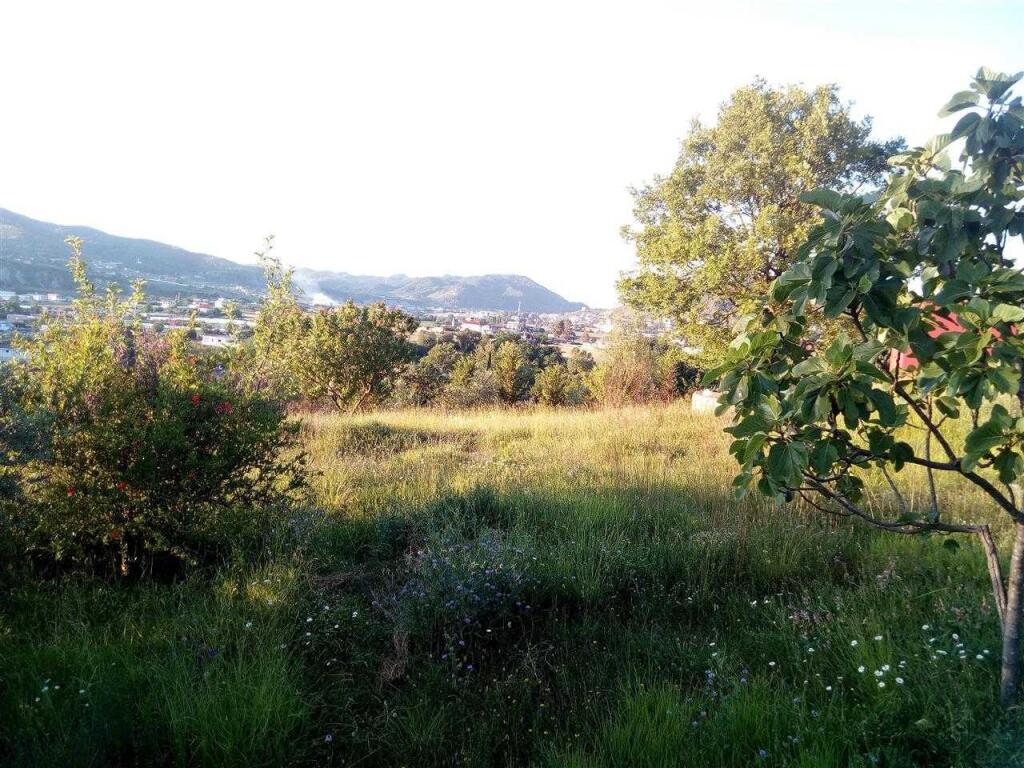 Terreno in vendita a Peze Helmes