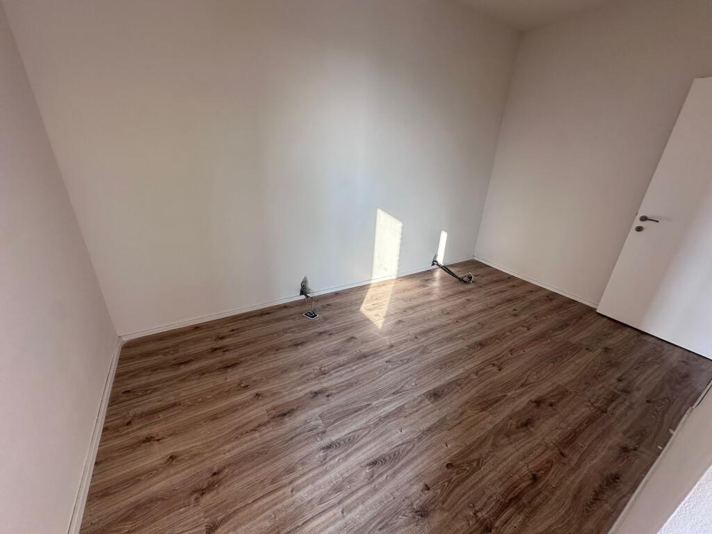Jepet me qera Apartament luxury 1+1 / Rruga Kavajes