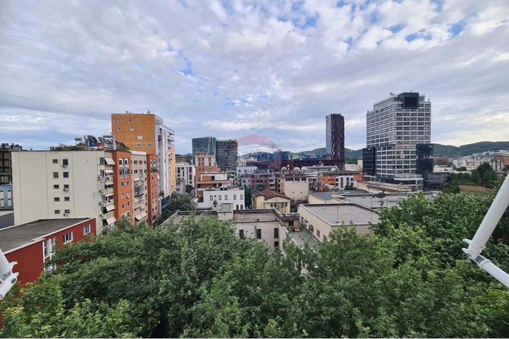 2+1+2 apartment for rent near the Artistic High School!