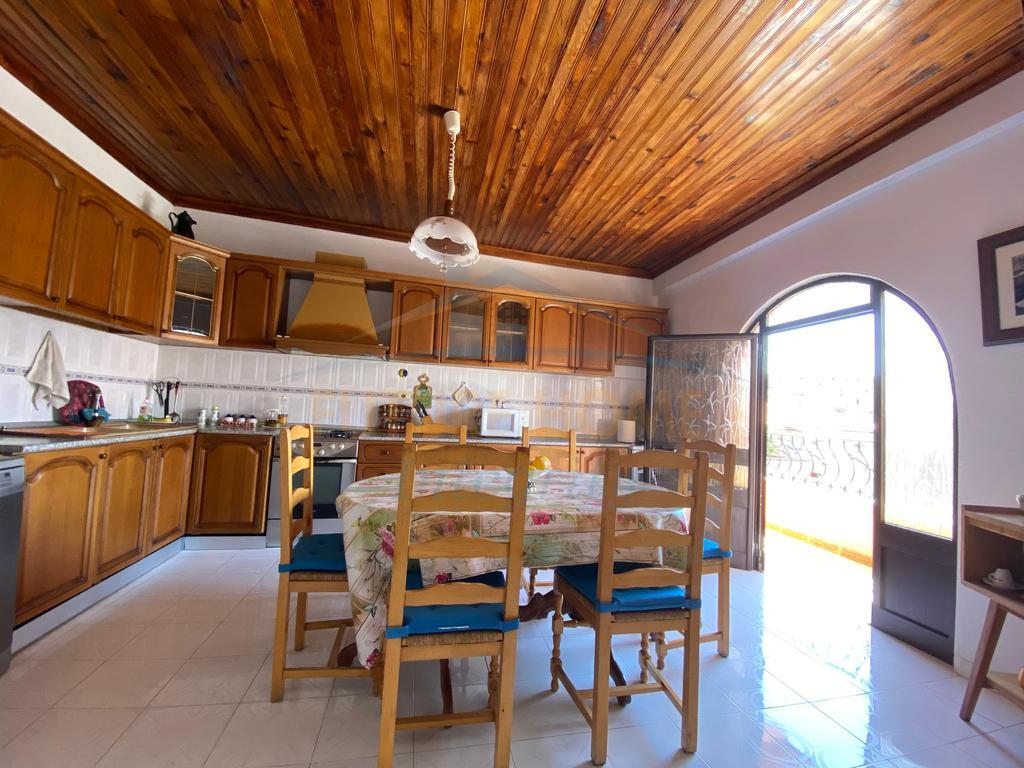 Qera, Apartament 2+1+Parkim, Ish Tregu Elektrik, Tiranë.