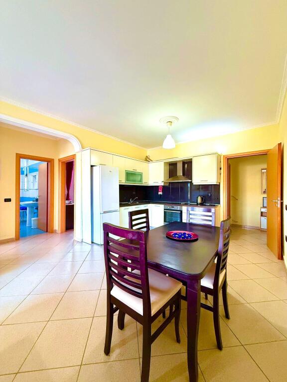 Apartament modern i madh pranë Lungomare VETËM PËR STUDENTË