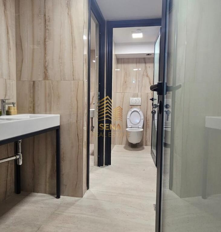Affitto, Locale Commerciale, Via Sami Frasheri, 4000 Euro/mese Netto