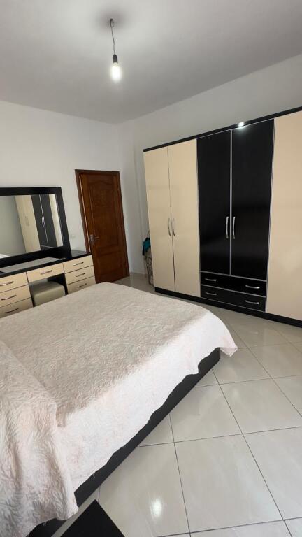 Apartment 3+1+2+2 balconies for rent at the Court, Durres
