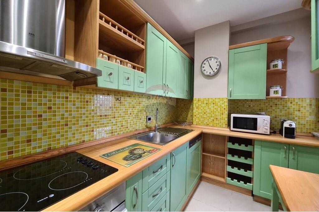 2+1+2 apartment for rent near the Artistic High School!
