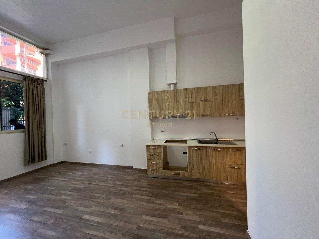 Monolocale in affitto – Zona di Brryli, Tirana