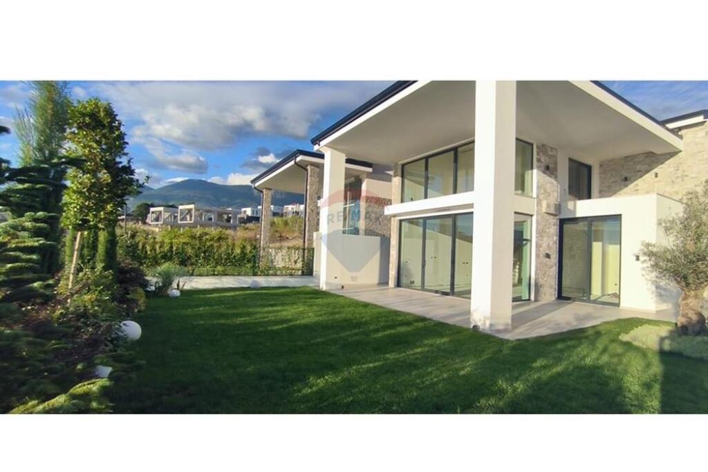 VILLA INDIVIDUALE IN VENDITA FARKE.