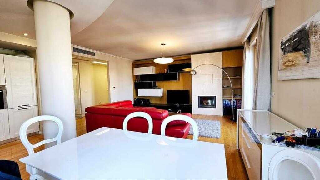 Appartamento 2 +1+2+garage in affitto a Bllok