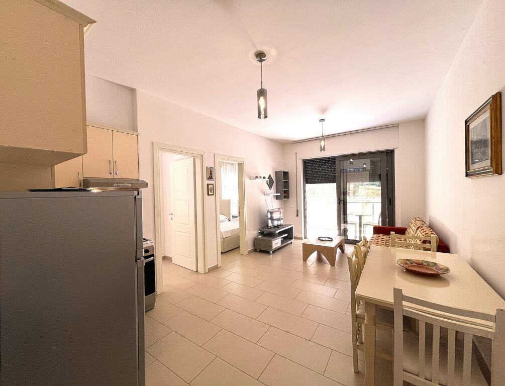 Apartament shumë i madhe në zonën e  Ftohte brenda një rezidence 5 yjesh me pishinë