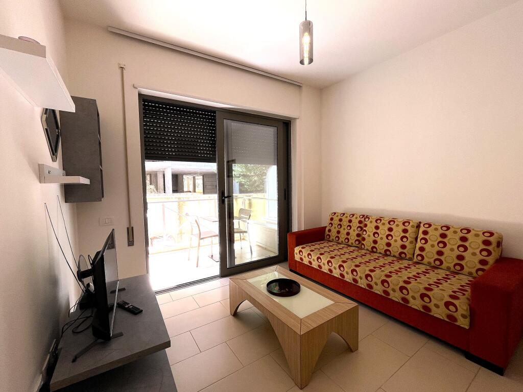 Apartament shumë i madhe në zonën e  Ftohte brenda një rezidence 5 yjesh me pishinë