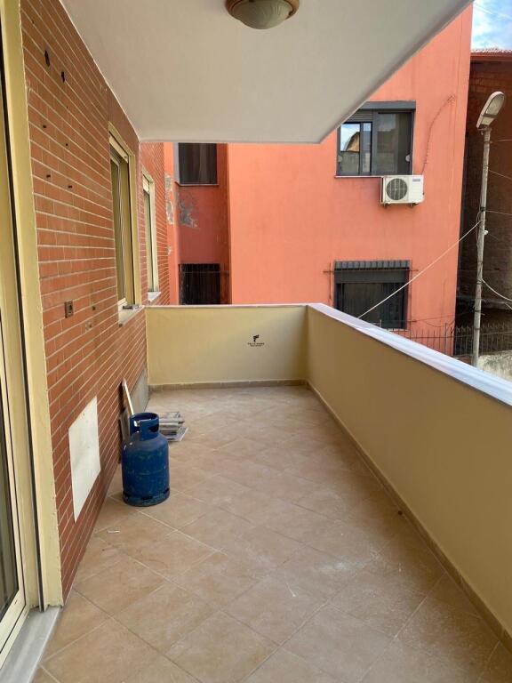 APARTAMENT ME QERA 2+1 QENDER 500 EURO