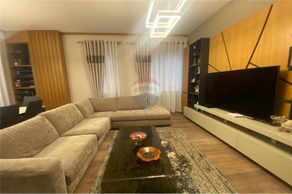 Shitet apartament 2+1+2 ne Laprake. !