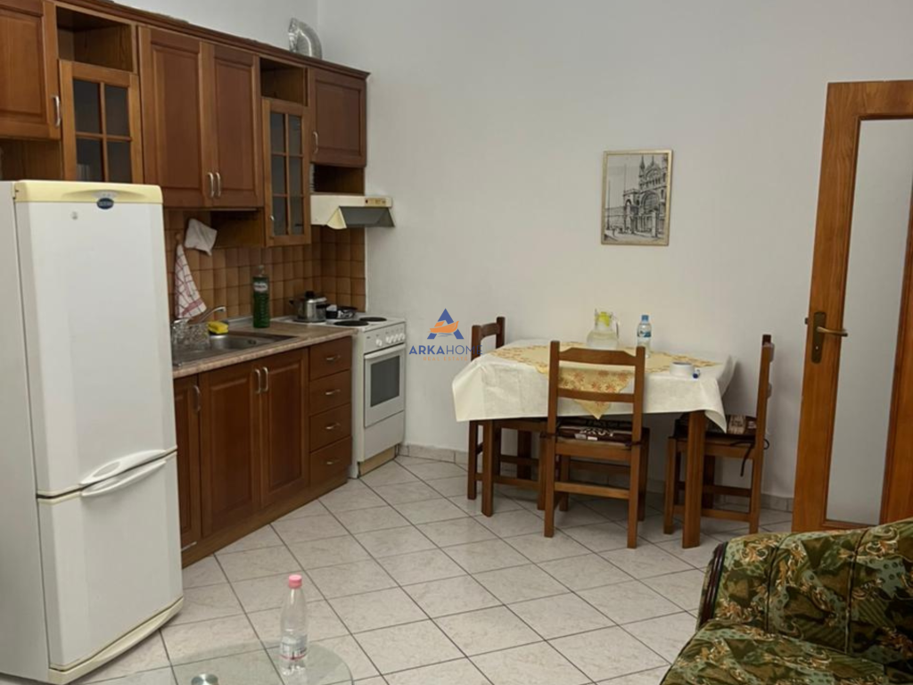 JEPET ME QERA APARTMAMENT 2+1+BALLKON TE" BRRYLI" 50000 LEKE