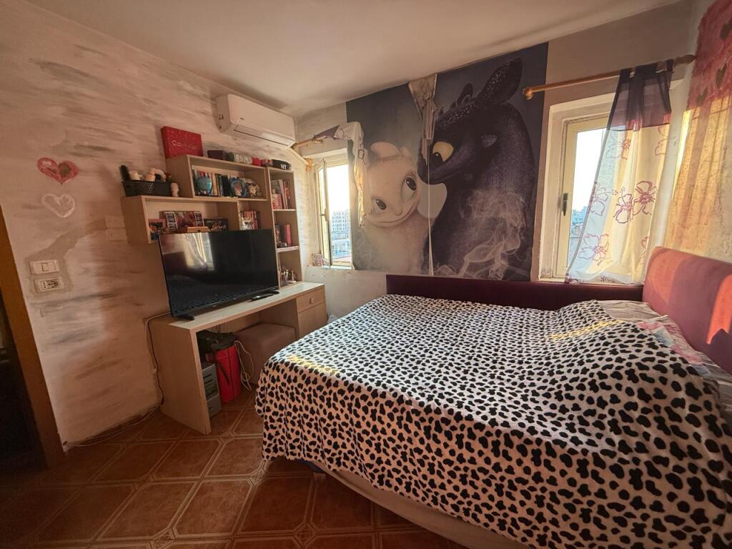 🏢Rruga Siri Kodra ,prane Dispancerise jepet me qera apartament 2+1,i mobiluar 60,000Leke