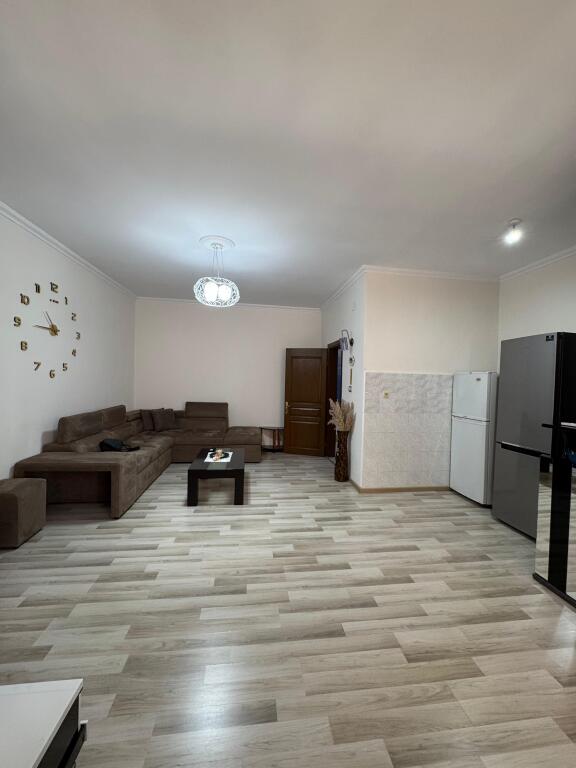 Shitet apartament 2+1 Don Bosco