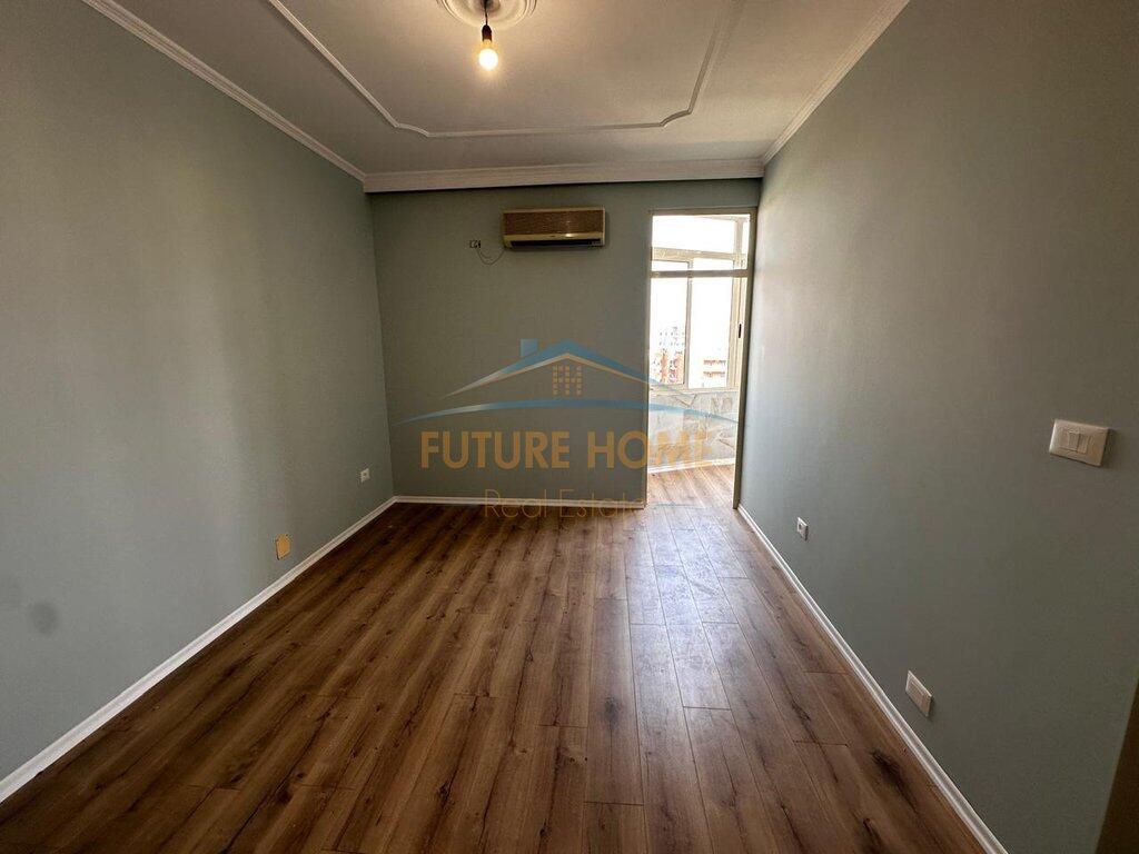 Shitet,Apartament 1+1,Rruga Fortuzi,Tirane