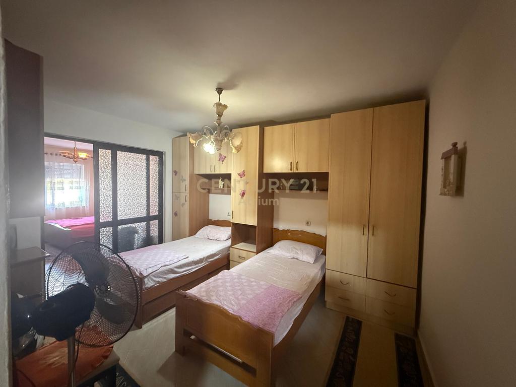 Shitet Apartament 3+1 – Zona e Oxhakut.  155,000 €