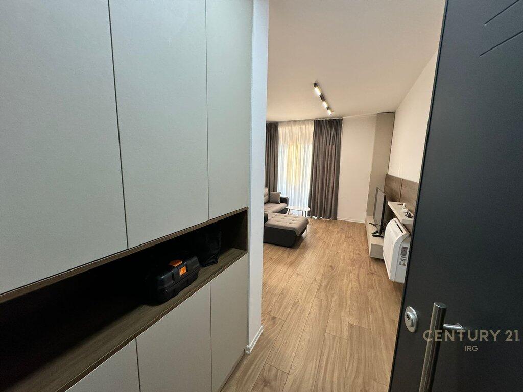 2+1 Apartment with Parking Space for Rent – Tirana Garden Building, Kavaja Street