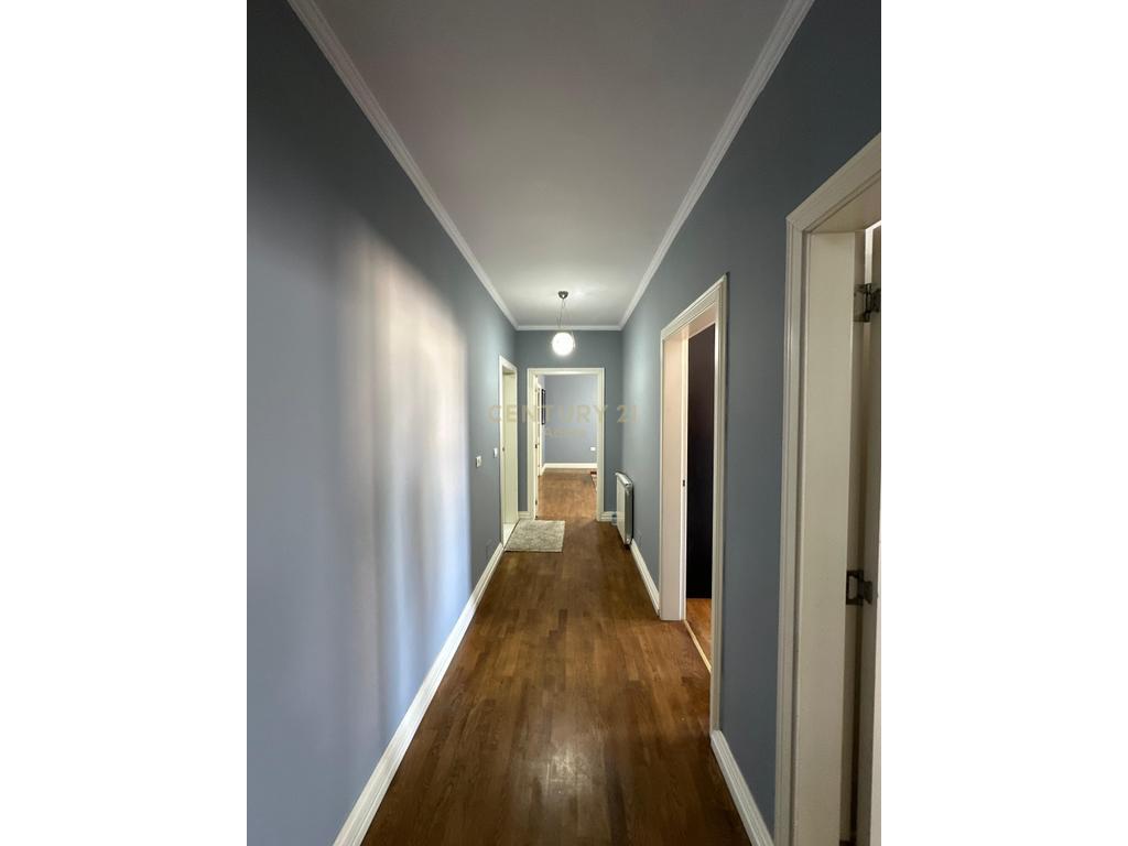 Apartament 2+1 me Qira – Tek Art Turbina, Liqeni i Tiranës