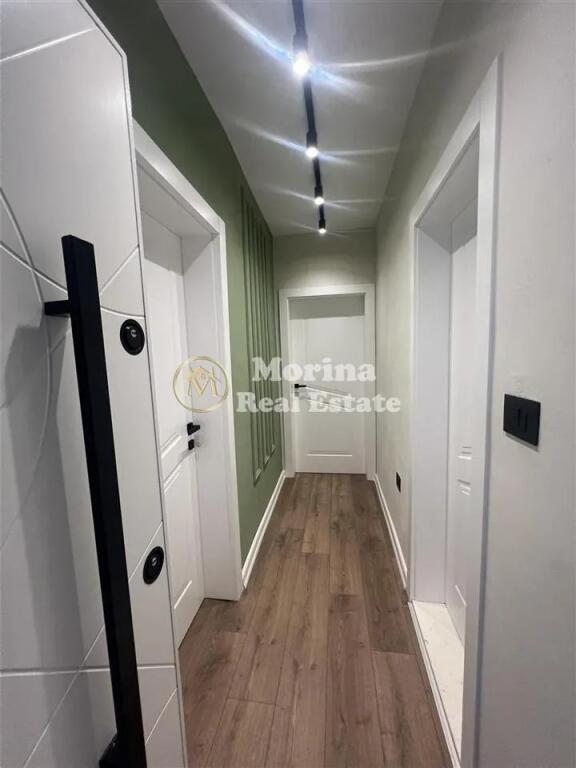 Shitet Apartament 1+ 1, te 21 Dhjetori, te Mozaiku,  Cmimi 105000 Euro.