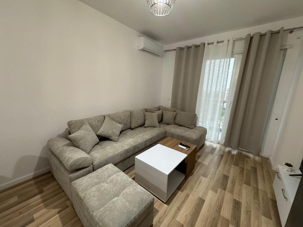 Apartment me qera 1+1 Astir