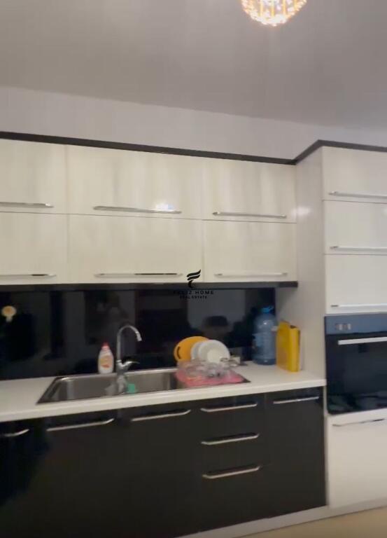 APARTAMENT ME QERA 1+1 YZBERISHT 450 EURO