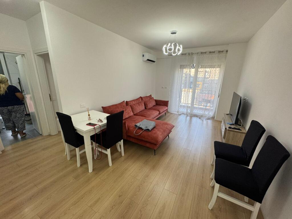 For rent 1+1 Near 21 Dhjetori