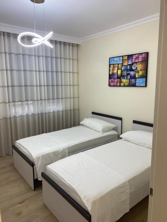 Apartment me qera 2+1+3 Pazari i ri