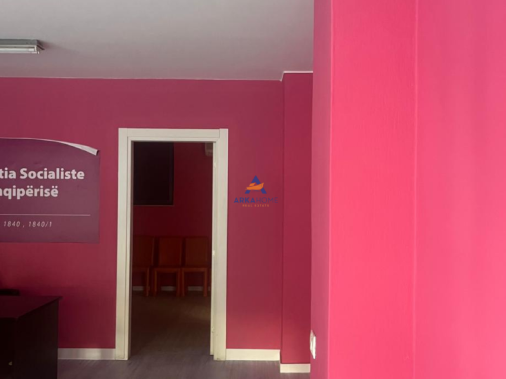 JEPET AMBJET ME QERA 70M2 TE "VASIL SHANTO" 750 EURO