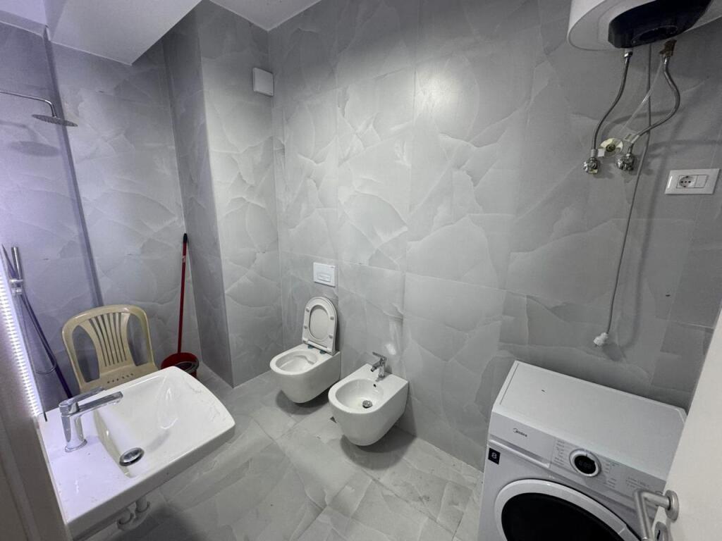 Jepet me qera Apartament 1+1, Ali Dem