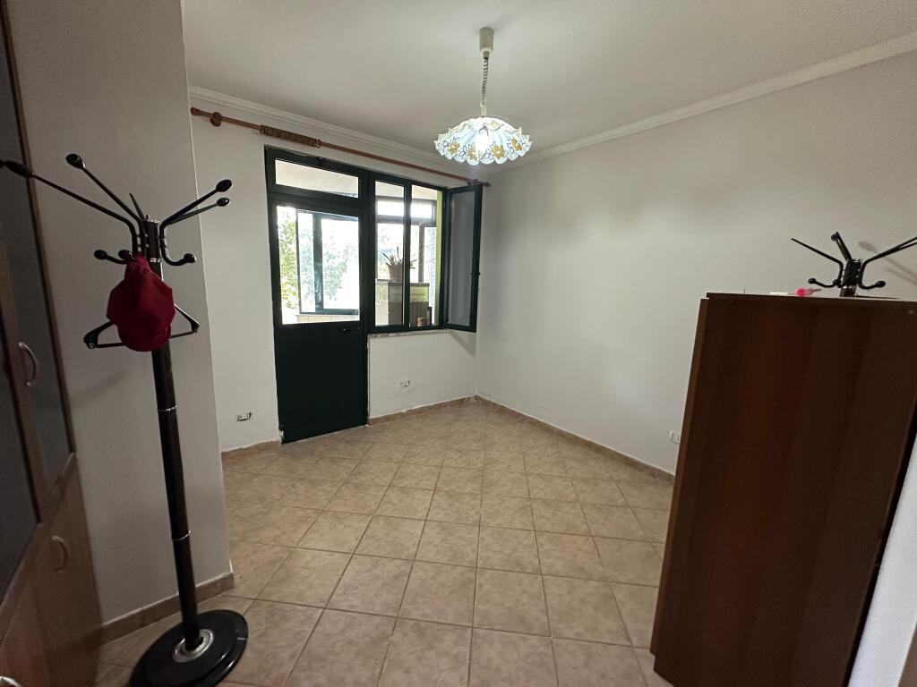 📣 Jepet me qira ambient për zyra – 3+1+2 📍 Ish Ekspozita ✨
