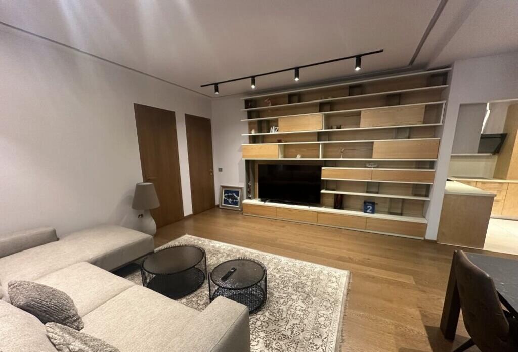 Apartament 2+1+2 me post parkimi për qira te Ambasador 3!
