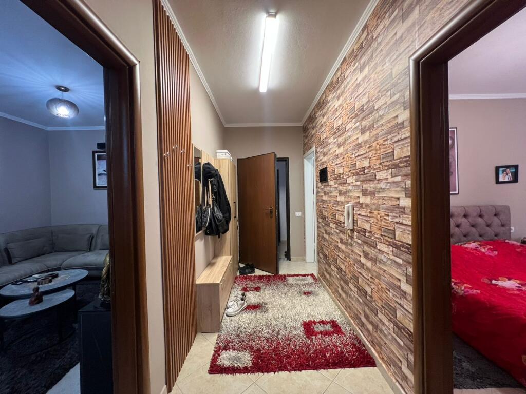 Shitet Apartament 2+1 Ne ASTIR