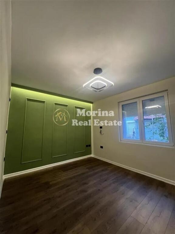 Shitet Apartament 1+ 1, te 21 Dhjetori, te Mozaiku,  Cmimi 105000 Euro.