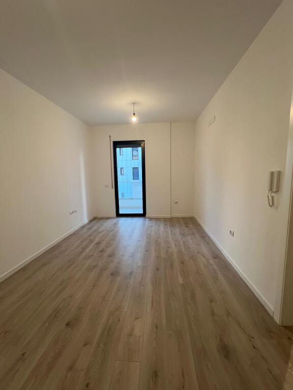 Shitet Apartament 1+1 tek Kompleksi Erli, Porcelan