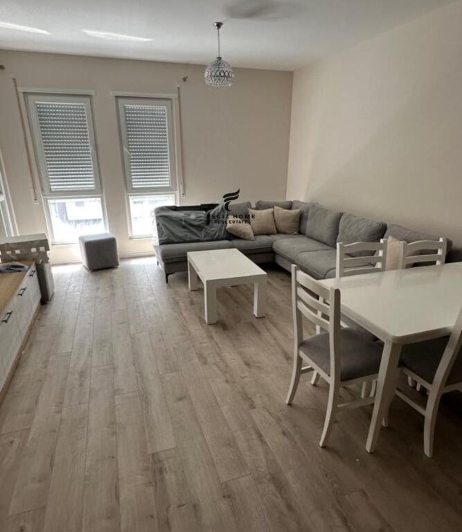 APARTAMENT ME QERA 2+1 5 MAJI 600 EURO