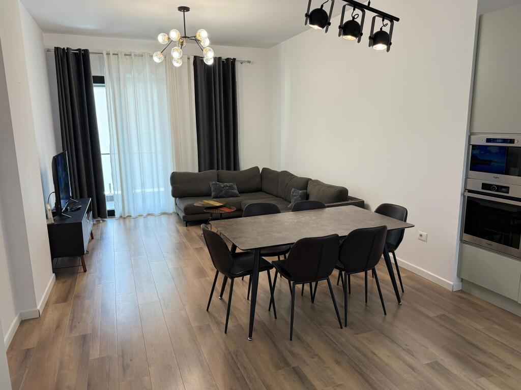 Apartment me qera 2+1+2+parkim Tek Kompleksi Square 21