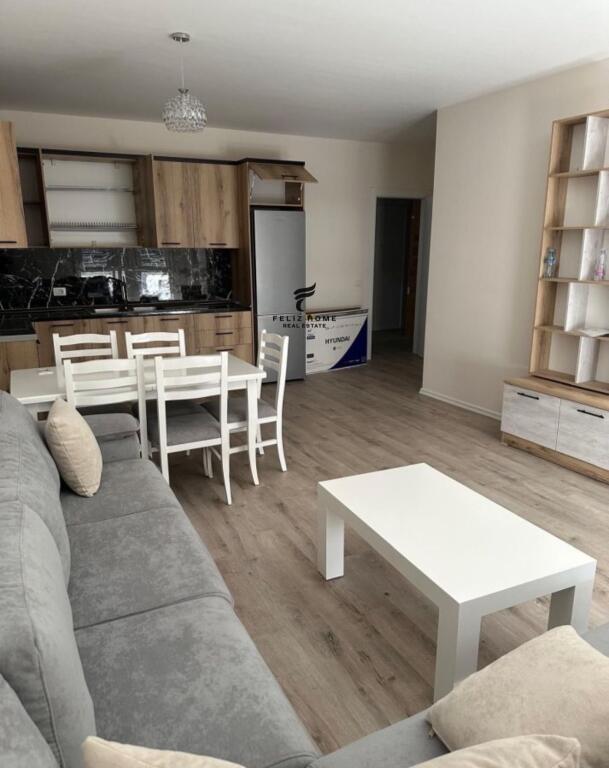 APARTAMENT ME QERA 2+1 5 MAJI 600 EURO