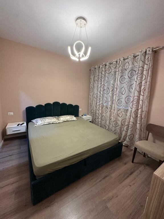 Qera, Apartament, 2+1, Komisariati Nr,4, 600 euro/muaj