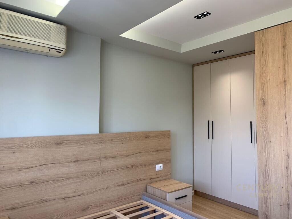 Apartament 2+1 për Qira përballë Maternitetit të Ri – Pozicion i Shkëlqyer në Tiranë!