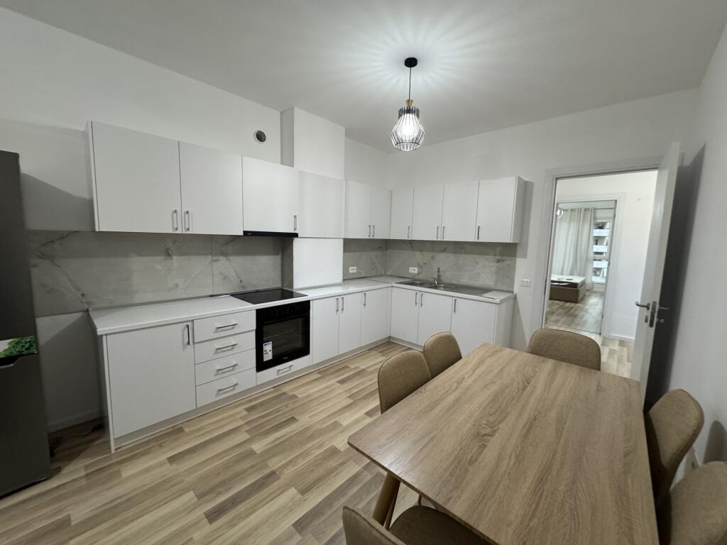 📢 Apartament me qira në Astir 	•	🏠 Tipi: 1+1 	•	📍 Zona: Astir 	•	🏢 Kati: 5 (pallat i ri me ashensor) 	•	🛋️ Gjendja: I sapomobiluar 	•	💶 Çmimi: 500 € / muaj  