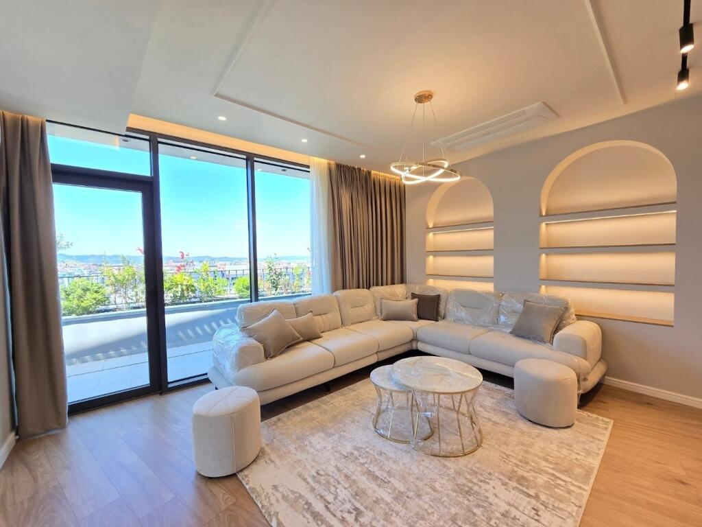 Apartament 2+1+2 për Qira te Lake View Rezidence