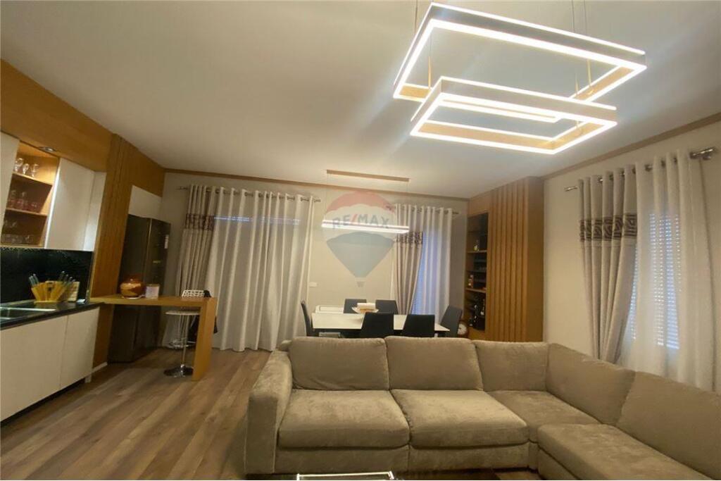 Shitet apartament 2+1+2 ne Laprake. !
