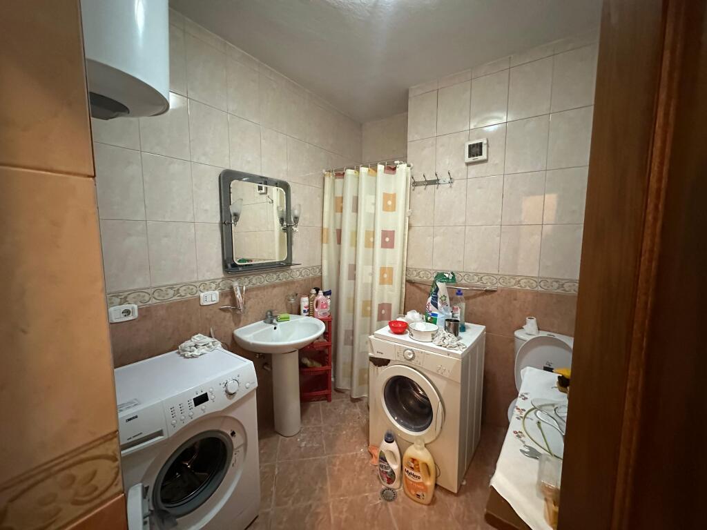 📣 Jepet me qira ambient për zyra – 3+1+2 📍 Ish Ekspozita ✨