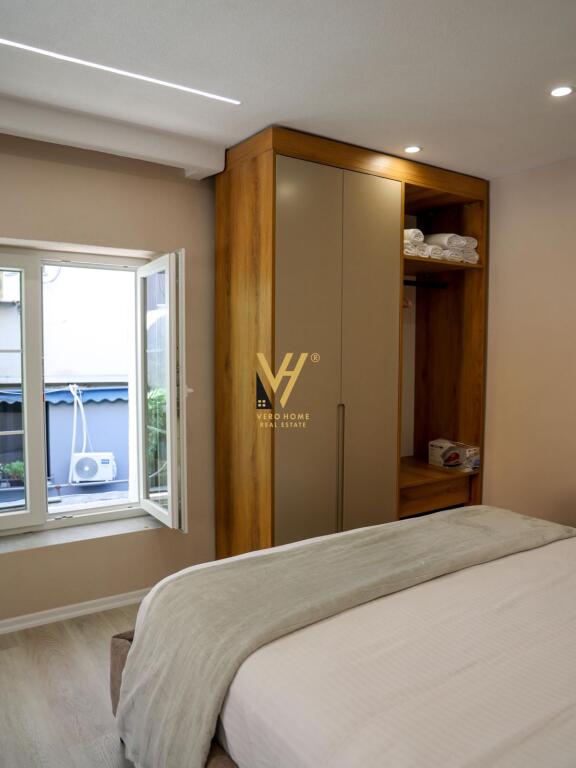 JEPET SHTEPI 2 KATSHE PRIVATE ME QIRA NE QENDER 1.200 EURO
