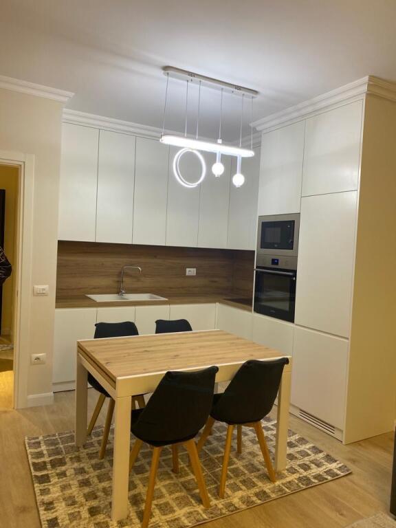 Apartment me qera 2+1+3 Pazari i ri