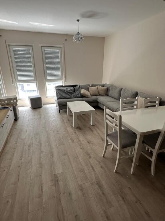 Jepet me qira apartament 2+1 5 maji