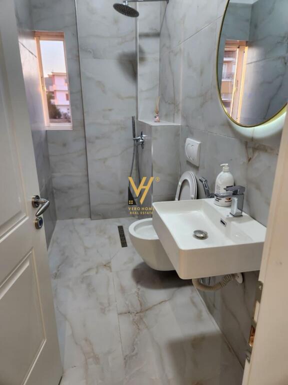 JEPET HYRJE 1+1+BLK ME QERA NE SAUK 450 EURO